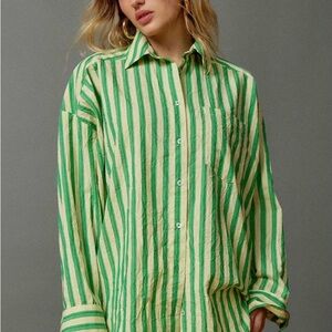 BDG Ryanne Crinkle Striped Shirt Women’s Small Urban Outfitters